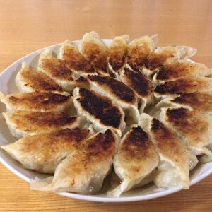 ヘルシー豚肉と白菜たっぷり餃子